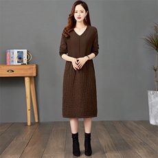 2025秋冬季新款配大衣中长款红色毛衣裙女大码宽松针织羊毛连衣裙，女装羊毛衫，艾米