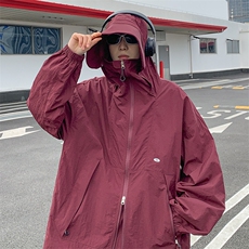 酒红色