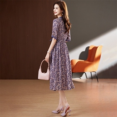 U家时尚v领印花连衣裙女2025夏季新款韩版减龄显瘦碎花长裙子，女装连衣裙，丽影随形