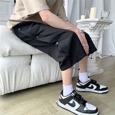 黑色