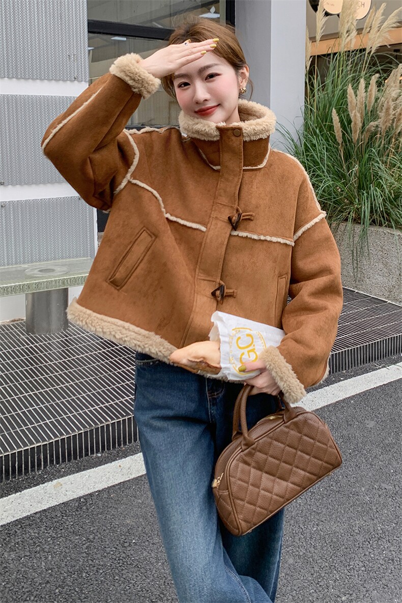 2024年冬季新款立领三角扣宽松短款仿羊羔毛皮毛一体外套,女装羊羔毛/颗粒绒,冬木谷雨