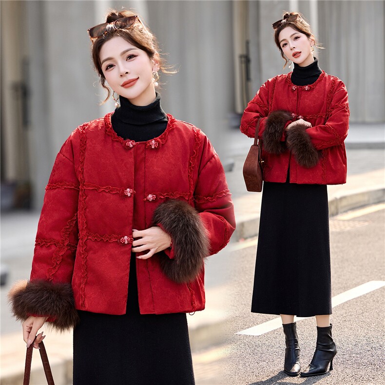 现货、现货、人丝2025年冬季新中式羽绒保暖真狐狸毛短款羽绒服,女装羽绒服,艾仟回(原伊仟回)