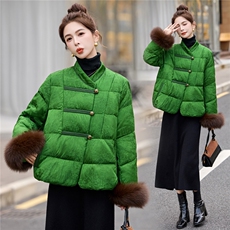 现货。现货2025年冬季人丝羽绒新中式真狐狸毛羽绒新款，女装羽绒服，艾仟回(原伊仟回)