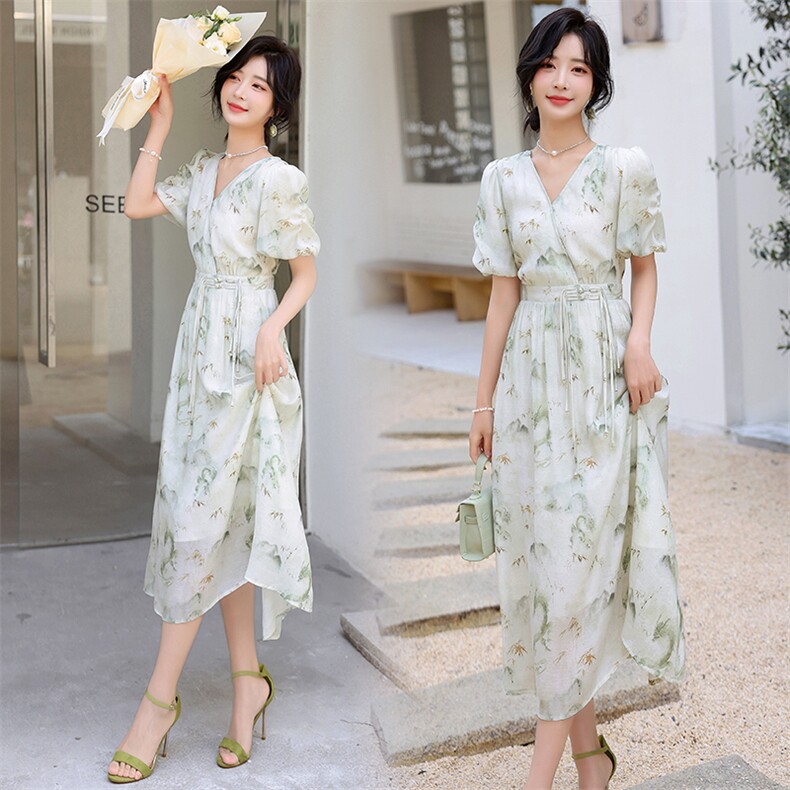 新中式印花连衣裙女夏季2024新款V领长款显瘦收腰盘扣裙子,女装连衣裙,冬木谷雨
