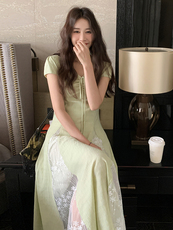 蕾丝拼接绿色连衣裙女夏2025新款高级感流行绝美超火小众设计感，女装连衣裙，浙宝305