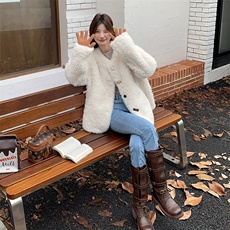 加厚气质显瘦棉服米白色皮毛一体保暖女2024冬新款小个子洋气上衣，女装皮草，2C110