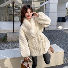 现货90绒！配真狐狸毛围脖菱形格丝绒羽绒服R2C086-2617p298K468，女装羽绒服，2C086