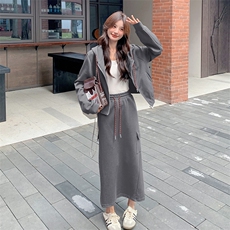 深灰色连帽休闲卫衣套装半身裙女2025年秋季新款休闲运动风两件套，女装套装/套裙，2C205