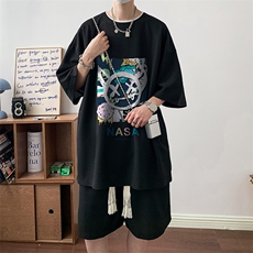 黑色