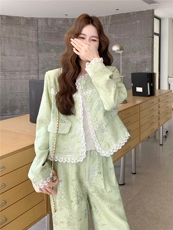 现货2025年秋季新款花边拼接套装，女装套装/套裙，含赞