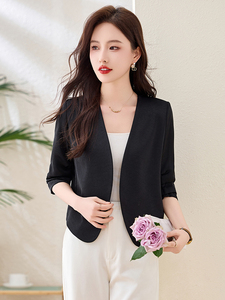 气质简约通勤微皱缎面七分袖无领外套2026春季新款女西装图片