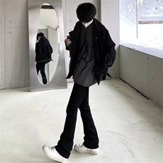 黑色