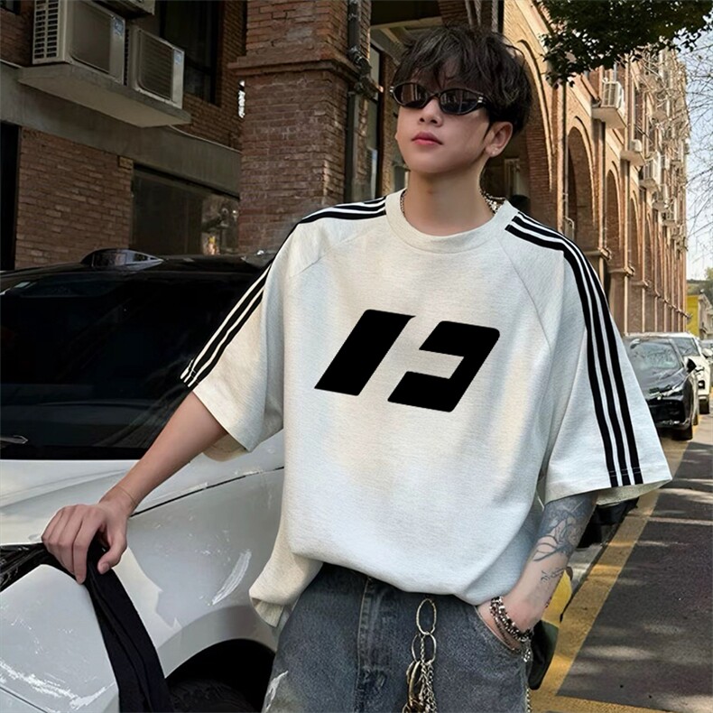 抖音得物品质二开240克宽松纯棉美式潮牌印花三条杠中性风短袖T恤，男装T恤，电商A486-1