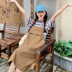 休闲工装背带连衣裙套装女2025夏季新款学院风减龄条纹t恤两件套图片