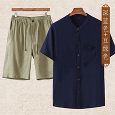 深蓝上衣＋豆绿短裤