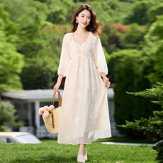 韩系元气女孩初恋氛围感重工刺绣大裙摆显瘦温柔风假日出片仙女裙，女装连衣裙，宝儿家