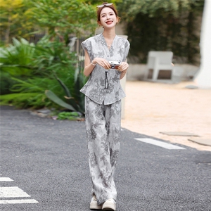 时尚印花套装女2025夏季爆款小个子气质名媛减龄显瘦休闲两件套潮图片