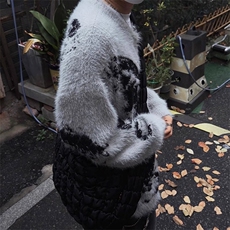 灰色