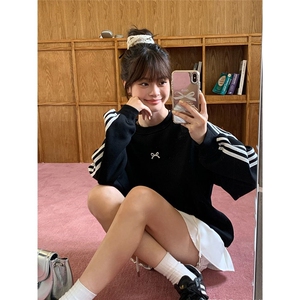 Q0228-P45 三条杠蝴蝶结黑色卫衣女秋季新款上衣图片