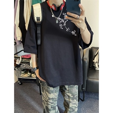 黑色