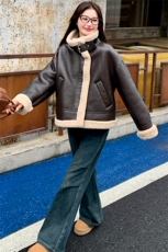 皮毛一体皮衣机车服女2024冬季新款港风复古流行小个子羊羔毛外套，女装短外套，2C085