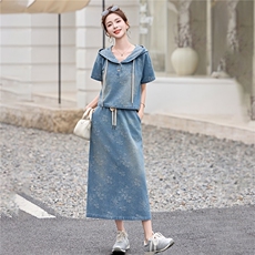 现货牛仔套裙2026年夏季新款女装时尚休闲连帽半裙两件套，女装套装/套裙，关键词