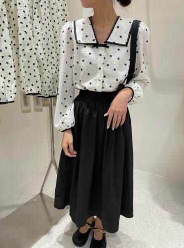 秋季娃娃领ins植绒印花小衫，其它，艾米缇