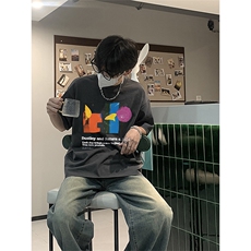 深灰色