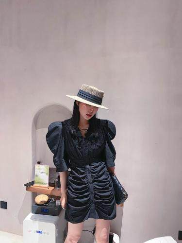 木耳边打皱连衣裙，女装连衣裙，last name