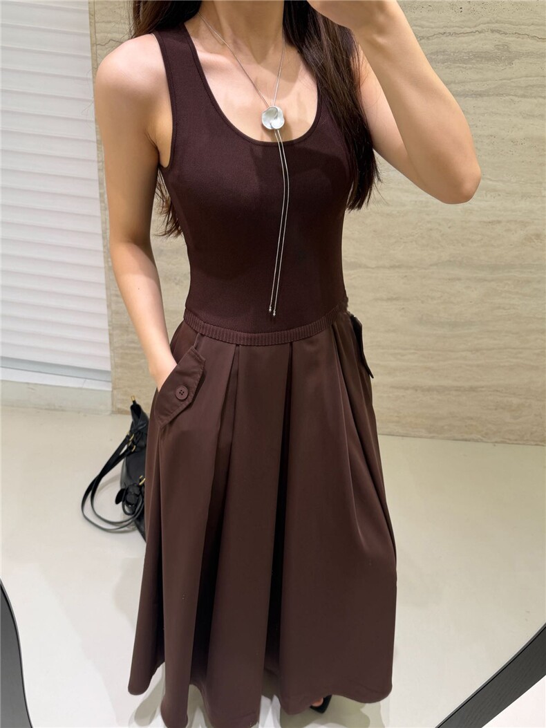 圆领背心拼梭织下摆裙修身连衣裙,女装连衣裙,优麦羊绒（原洪叶羊绒）