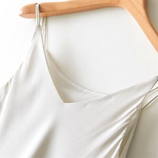 2025夏季时尚真丝地道背心V领无袖西装内搭性感缎面丝滑小美背，女装背心吊带，瑞上羊绒