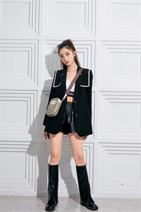 ?? -《#春季必选》
换上喜欢的?衣服图片