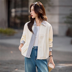 2026年春季新款时尚外套格纹拼接含披肩，女装短外套，依路服饰