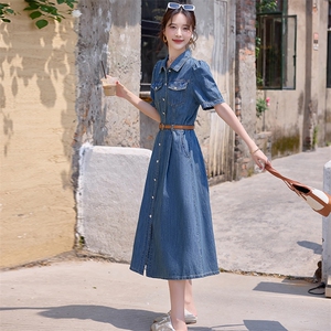 2025年夏季新款时尚翻领显瘦牛仔连衣裙女图片