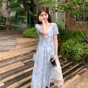 法式蓝色花朵短袖连衣裙女夏季新款方领收腰长裙甜美建立气质裙子图片