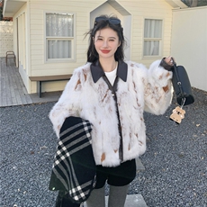 韩系设计感拼皮仿皮草女2025冬季新款小个子加厚保暖短款毛毛外套，女装短外套，艾米莉亚