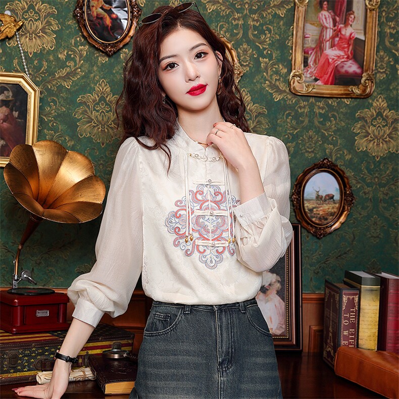 新中式复古风刺绣长袖衬衫女早春装高级感复古气质盘扣打底上衣，女装衬衫，韩蔻秀