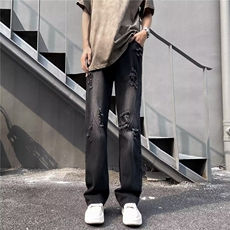黑色