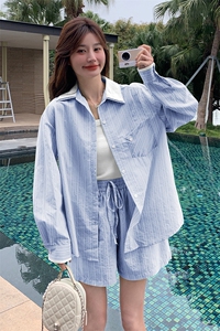 条纹拼接衬衫短裤套装女春秋2025新款多巴胺色流行超火两件套减龄图片