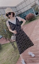 韩版碎花连衣裙，女装连衣裙，君玲彩韵