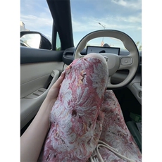 粉红色