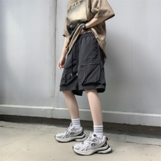 黑色