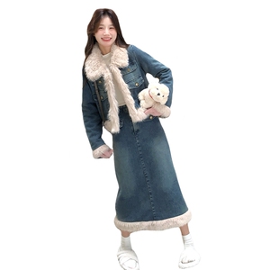 羊羔毛拼接牛仔套装裙女秋冬2025新款高级感半身裙两件套韩系超火图片