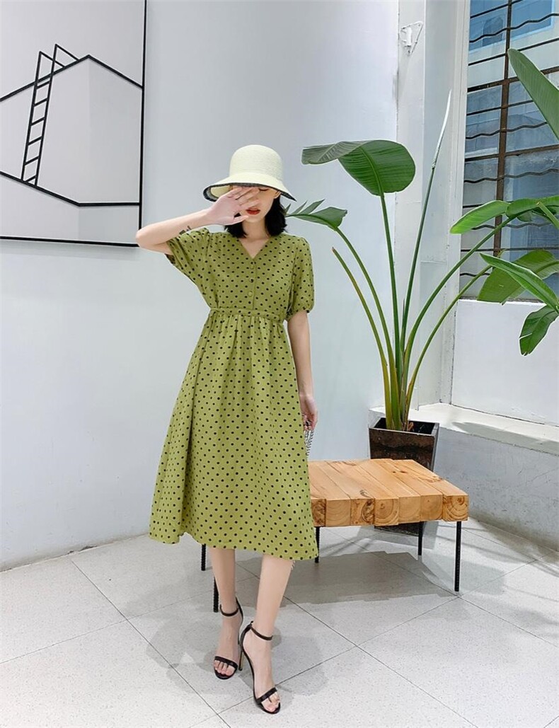 【现货】新款收腰显瘦气质连衣裙，女装连衣裙，得瑟空间