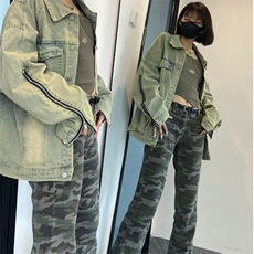 蓝色
