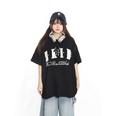黑色