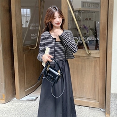 条纹赫本风吊带连衣裙套装女2025新款女春秋针织上衣韩系两件套裙，女装连衣裙，2C098