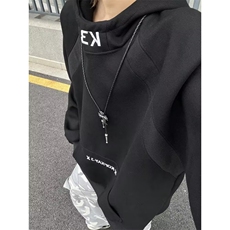 黑色