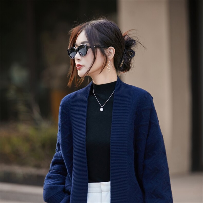 老钱风V领麻花纹针织开衫女2025新款100纯羊毛宽松毛衣外套慵懒风,女装羊毛衫,迅太羊绒