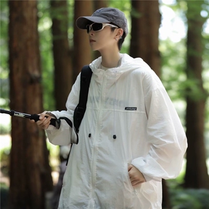 夏薄防晒衣男户外纯色冲锋衣外套美式痞帅连帽防晒服夹克FS77 P40图片